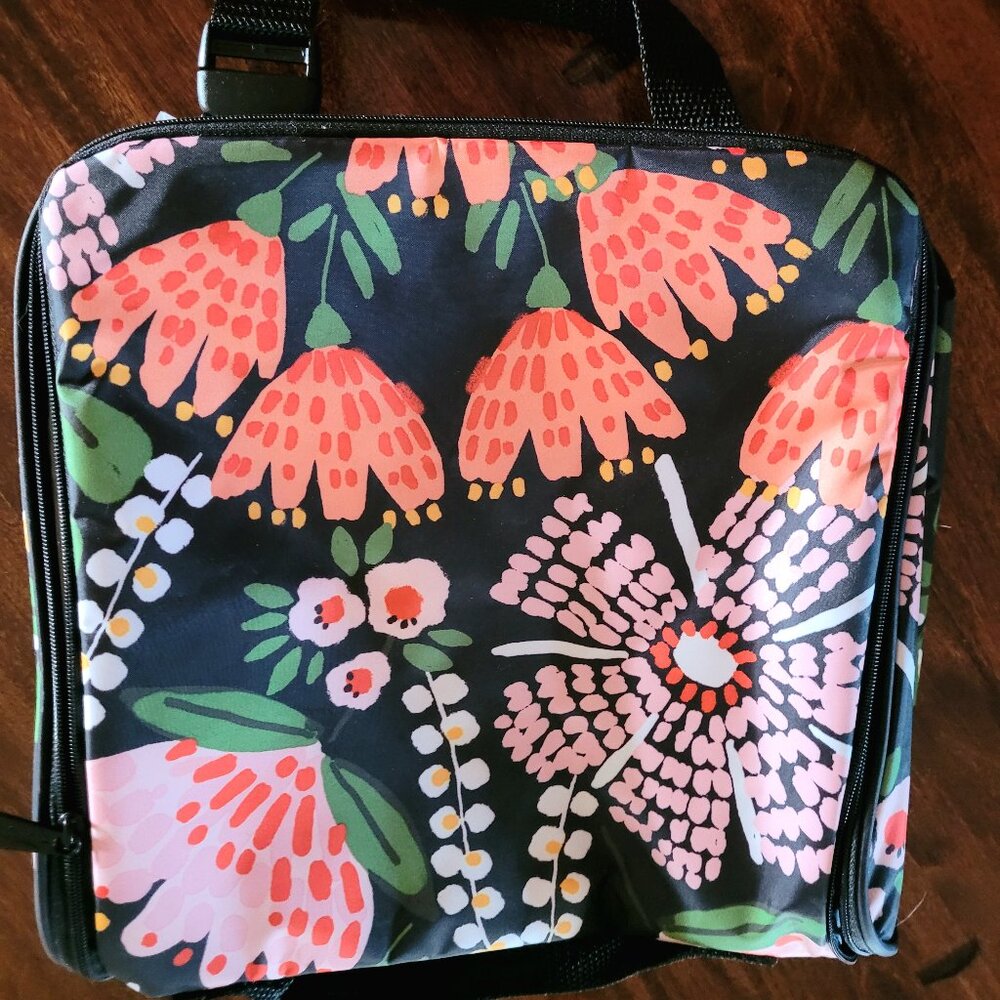 Hanging Traveler Case